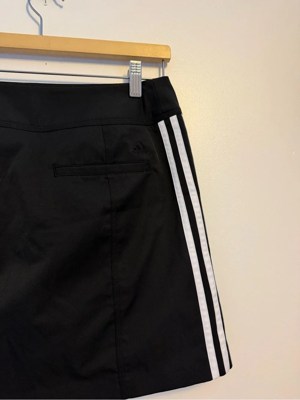 Adidas ClimaCool Black 3-Stripe Golf Tennis Athletic Skort Skirt Size 4